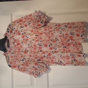 Floral short sleeve top